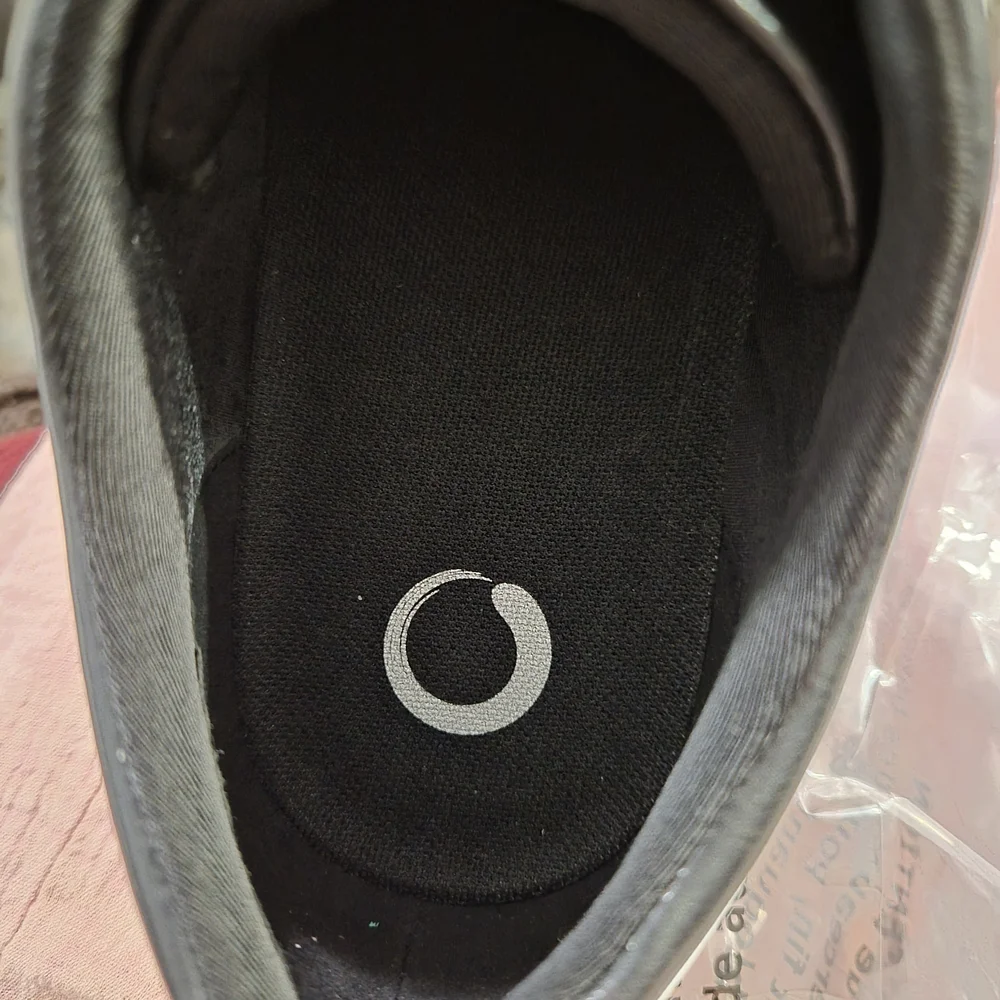 Journee Collection Comfort Foam™ Taschi Womans Sneakers NWOB Size 10